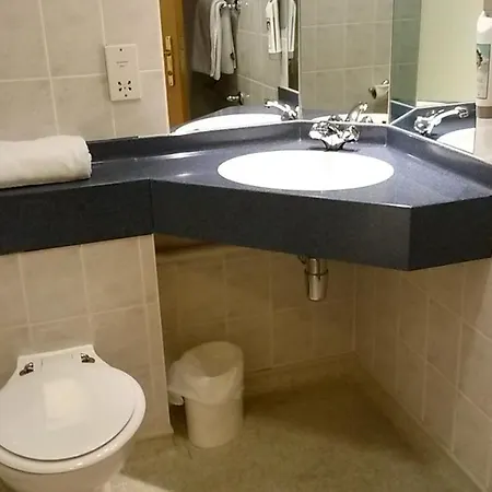 Ibis Shipley 2*
