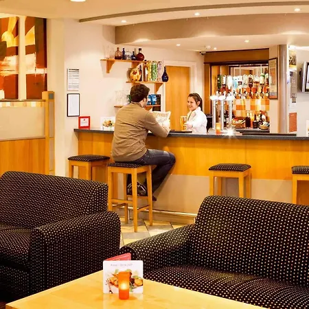 Hotel Ibis Shipley 2*