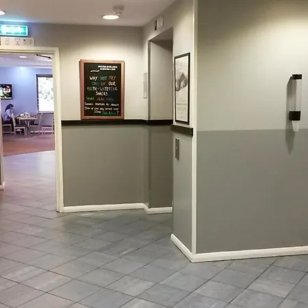 Ibis Shipley Hotel 2*